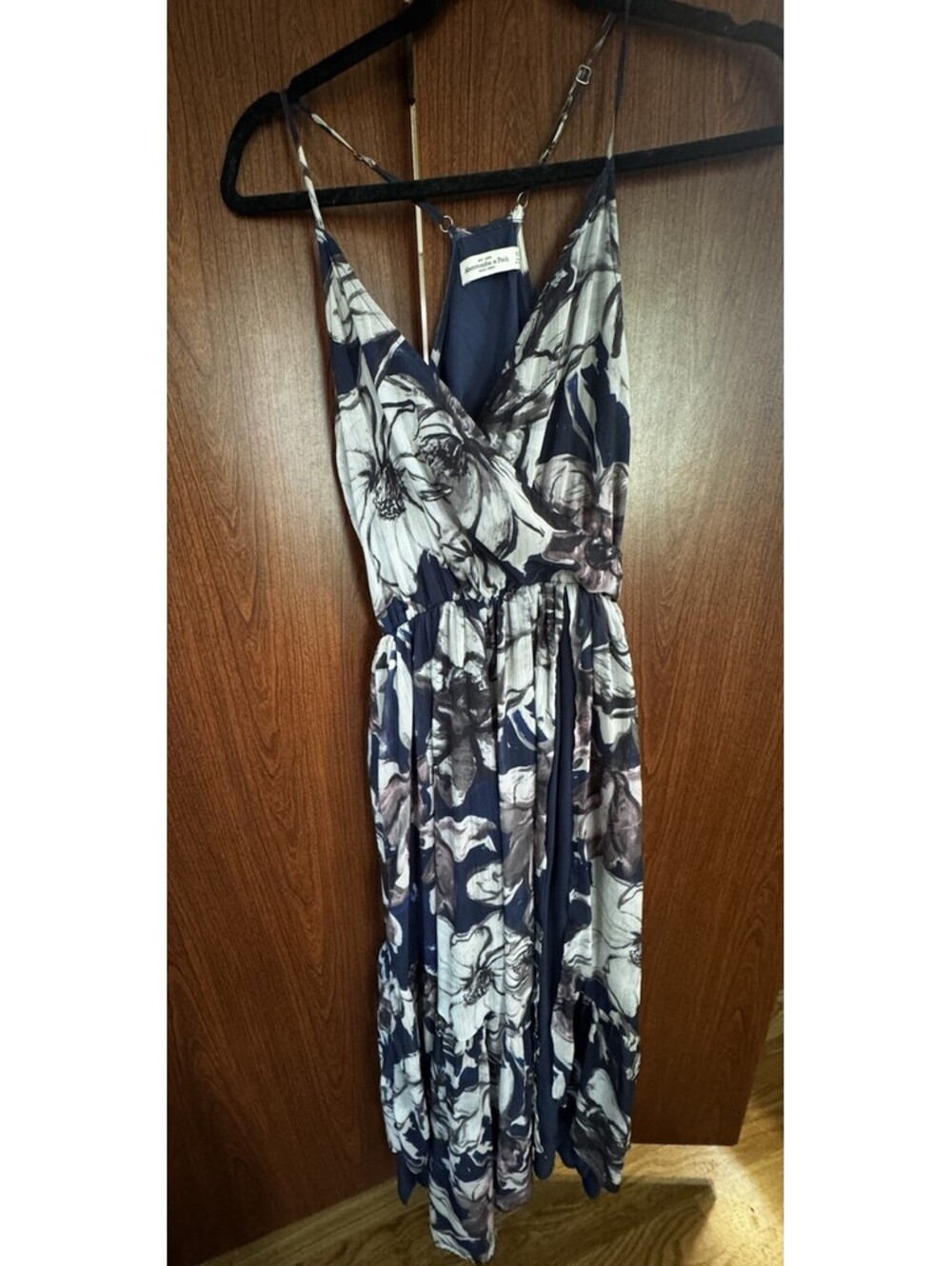 Abercrombie & Fitch XS Navy Floral Maxi Dress Strappy V Neck Lined Boho